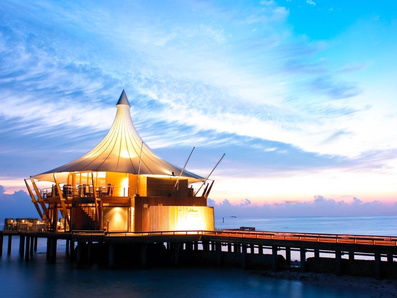 The Lighthouse, Baros